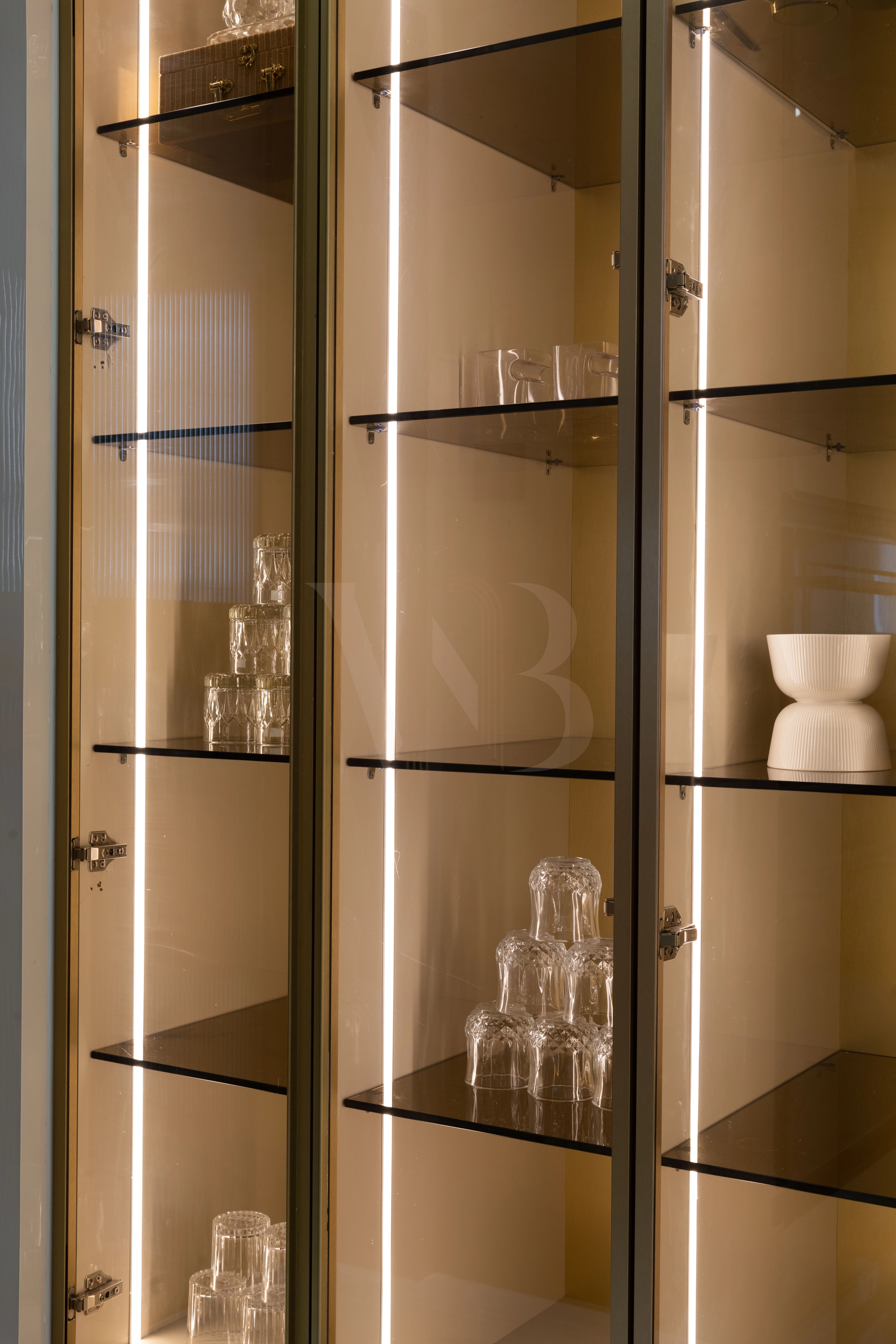 Under-cabinet kitchen task lighting profile