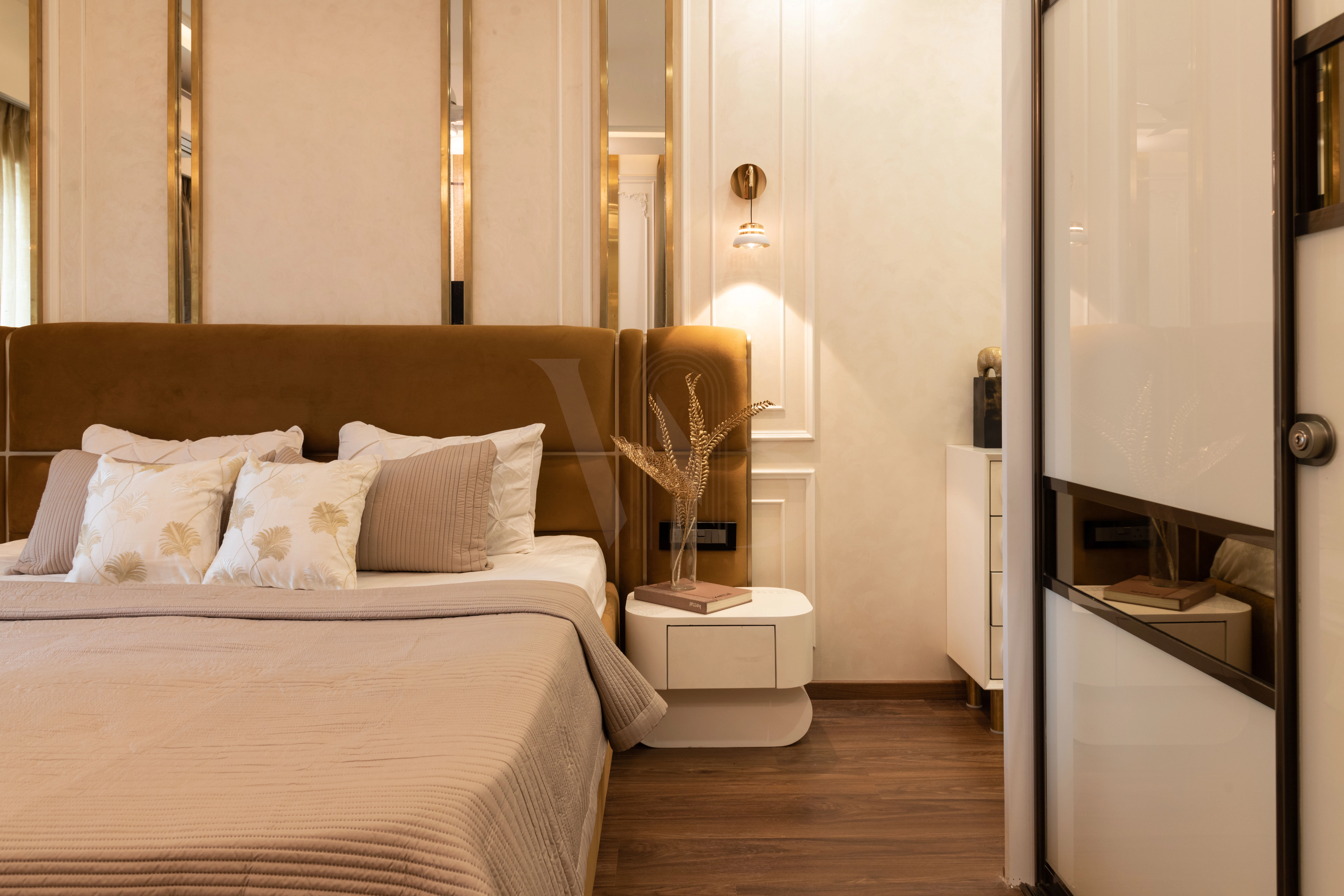 Floor to ceiling sliding wardrobe with lacquered glass