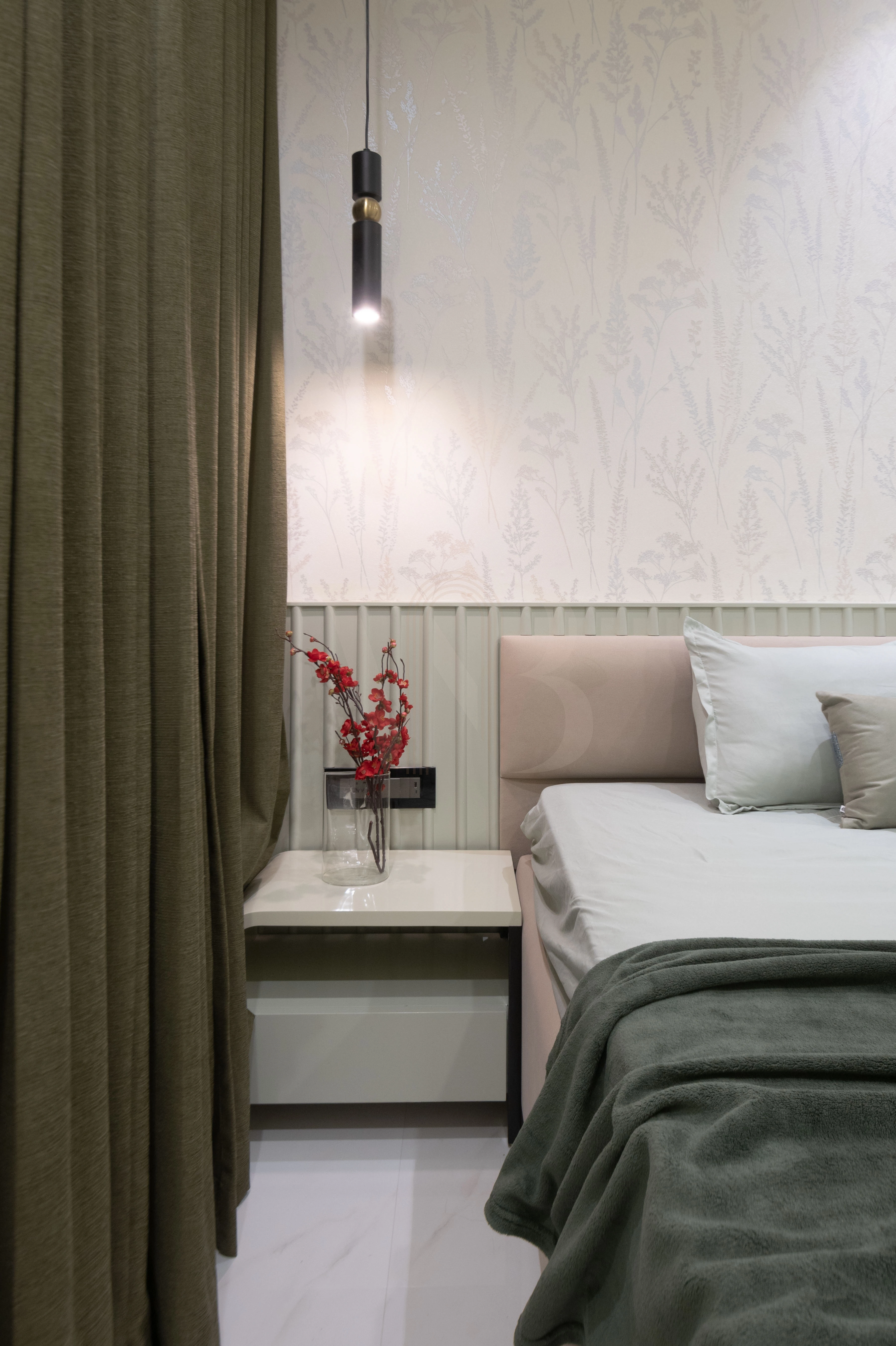 Traditional textured sliding wardrobe