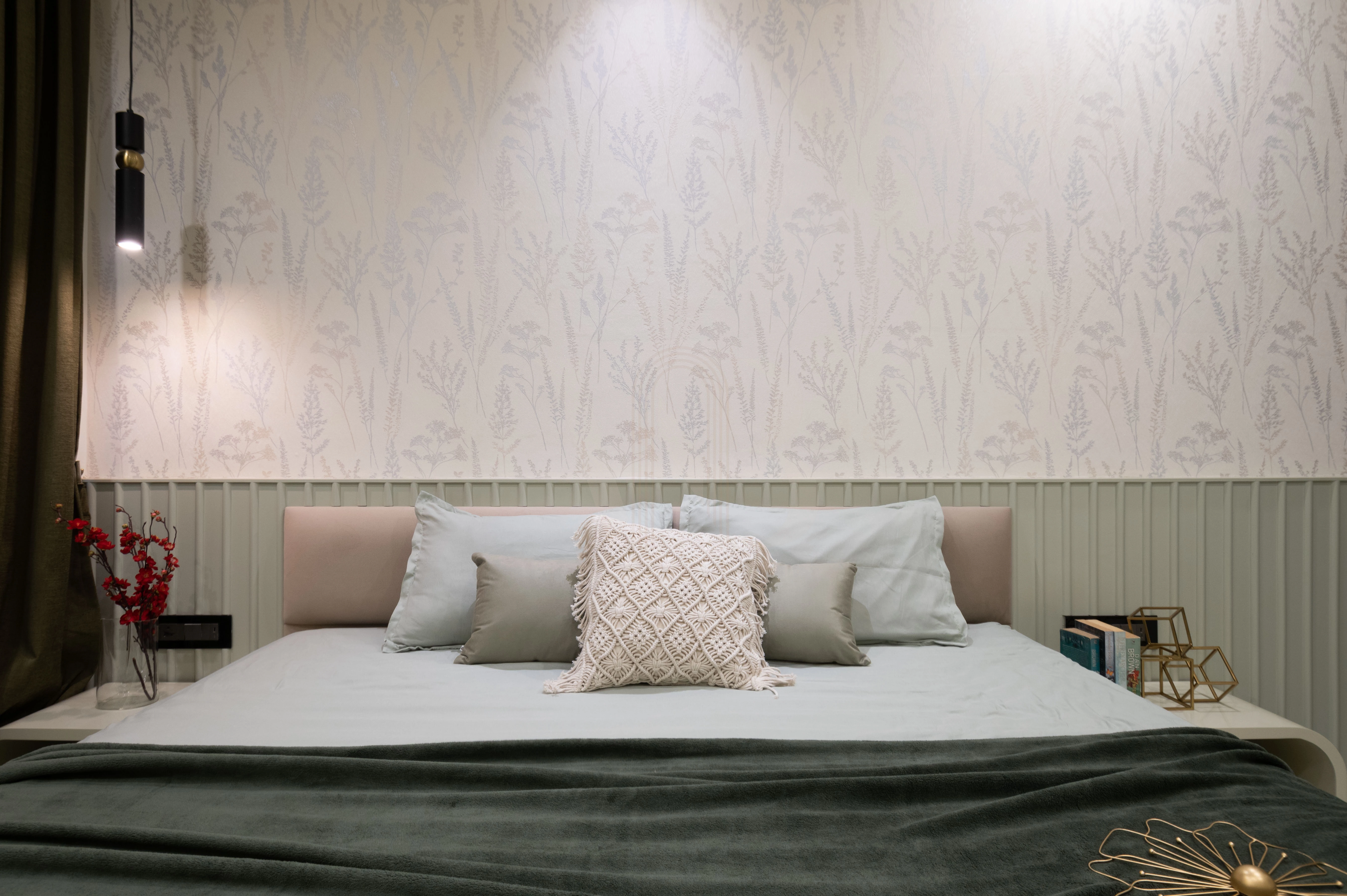 Simple and elegant bed back paneling