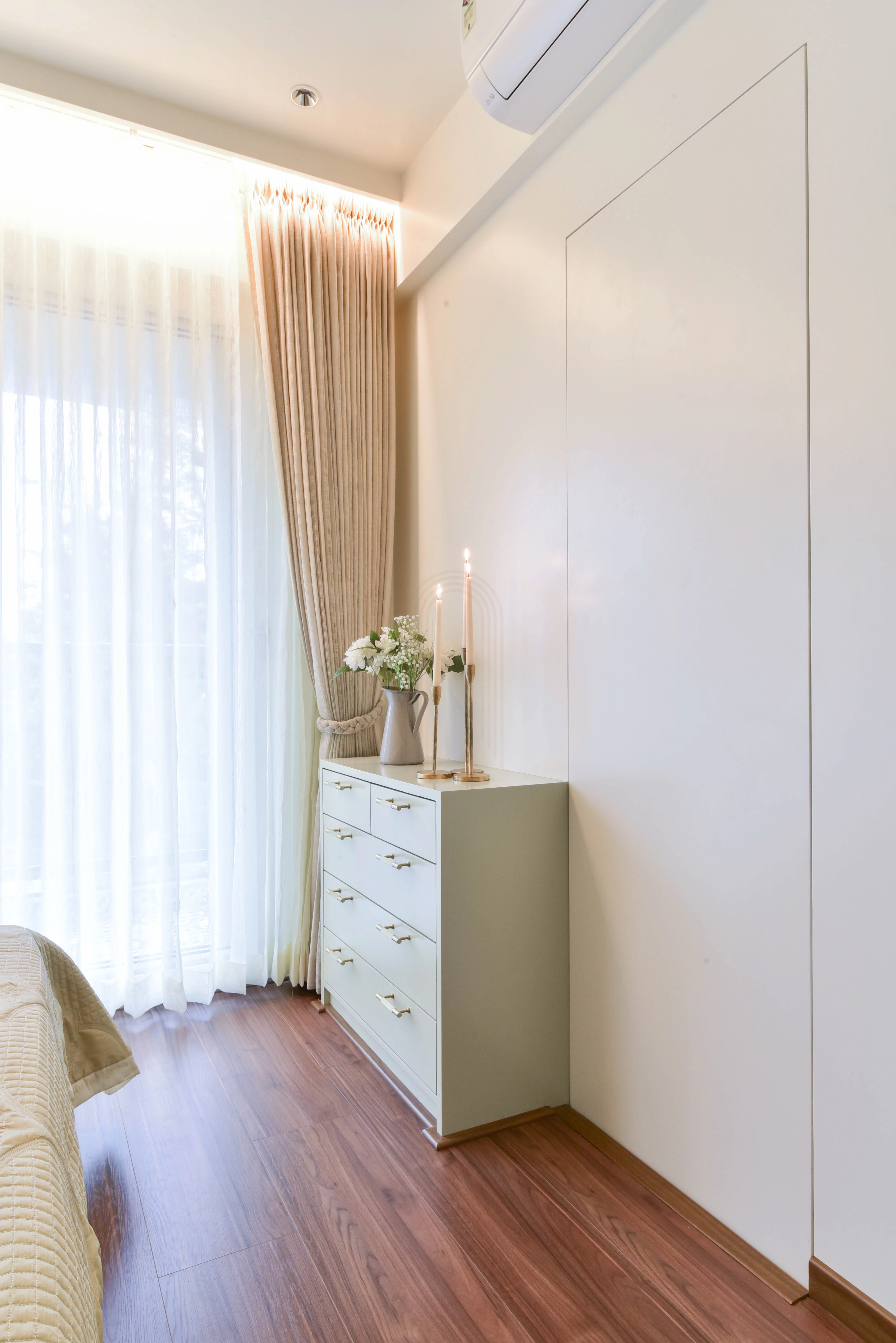 Cozy bedroom seating nook